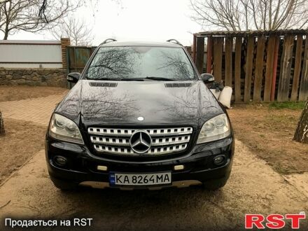 Мерседес ML-Class 2008 у Тальном на Automoto.ua Чорний Мерседес ML-Class, об'ємом двигуна 3.5 л та пробігом 260 тис. км за 11300 $, фото 1 на Automoto.ua