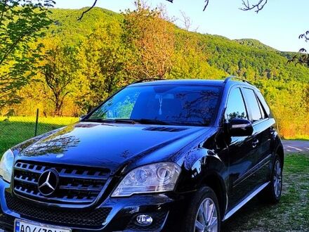 Мерседес МЛ класс 2010 в Хусте на Automoto.ua Черный Мерседес МЛ класс, объемом двигателя 3 л и пробегом 286 тыс. км за 14500 $, фото 1 на Automoto.ua