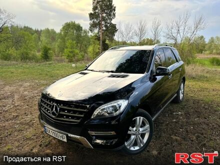 Мерседес ML-Class 2013 у Харкові на Automoto.ua Чорний Мерседес ML-Class, об'ємом двигуна 3 л та пробігом 235 тис. км за 24500 $, фото 1 на Automoto.ua
