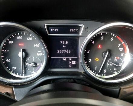 Коричневый Мерседес МЛ класс, объемом двигателя 3.5 л и пробегом 257 тыс. км за 15900 $, фото 7 на Automoto.ua