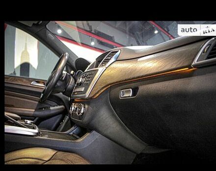 Коричневый Мерседес МЛ класс, объемом двигателя 3.5 л и пробегом 257 тыс. км за 15900 $, фото 2 на Automoto.ua