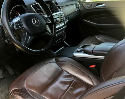 Коричневый Мерседес МЛ класс, объемом двигателя 3.5 л и пробегом 257 тыс. км за 15900 $, фото 11 на Automoto.ua