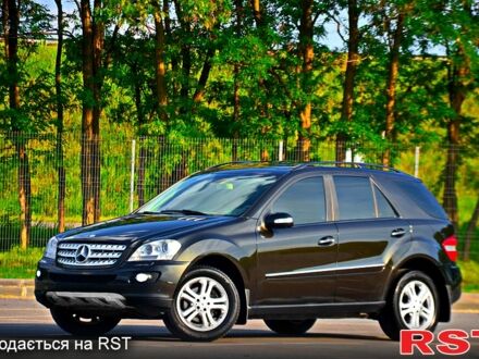Мерседес МЛ класс 2008 в Днепре (Днепропетровске) на Automoto.ua Коричневый Мерседес МЛ класс, объемом двигателя 3.5 л и пробегом 112 тыс. км за 13200 $, фото 1 на Automoto.ua