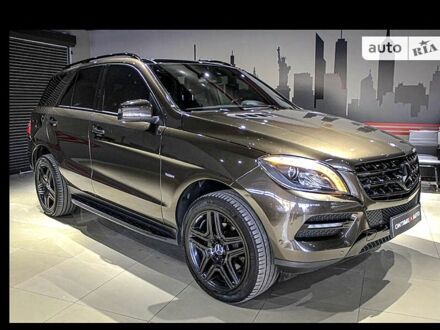 Коричневый Мерседес МЛ класс, объемом двигателя 3.5 л и пробегом 257 тыс. км за 15900 $, фото 1 на Automoto.ua