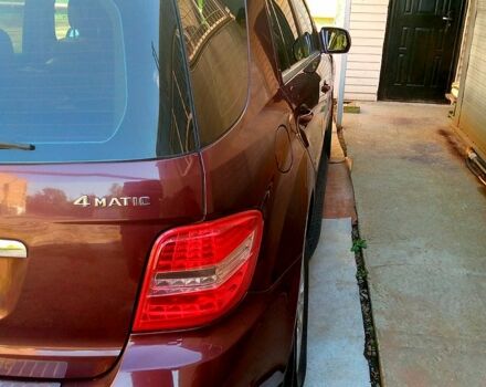 Красный Мерседес МЛ класс, объемом двигателя 3.5 л и пробегом 347 тыс. км за 13300 $, фото 2 на Automoto.ua