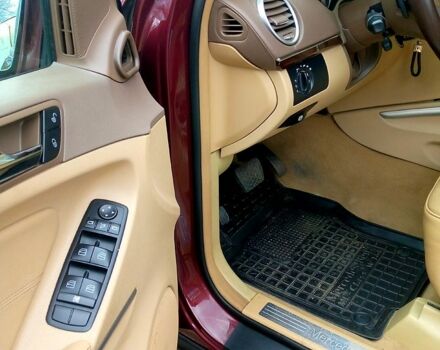 Красный Мерседес МЛ класс, объемом двигателя 3.5 л и пробегом 345 тыс. км за 13000 $, фото 5 на Automoto.ua