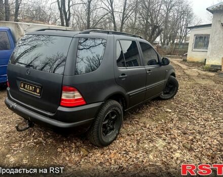 Мерседес МЛ класс, объемом двигателя 2.7 л и пробегом 366 тыс. км за 4700 $, фото 3 на Automoto.ua