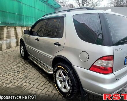 Мерседес МЛ класс, объемом двигателя 2.7 л и пробегом 362 тыс. км за 4000 $, фото 2 на Automoto.ua