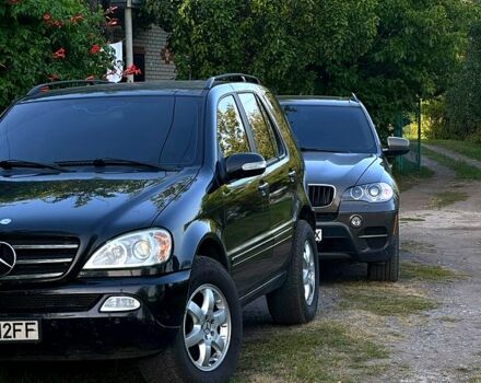 Мерседес МЛ класс, объемом двигателя 4 л и пробегом 300 тыс. км за 7000 $, фото 1 на Automoto.ua