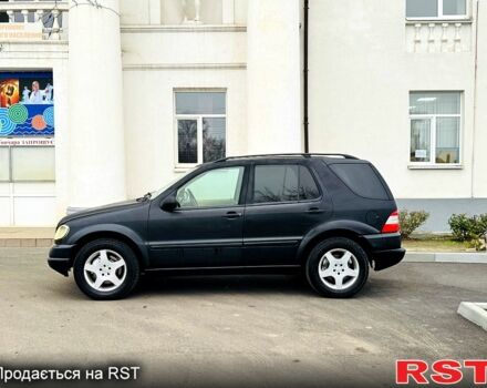 Мерседес МЛ класс, объемом двигателя 4 л и пробегом 256 тыс. км за 3750 $, фото 5 на Automoto.ua