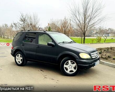 Мерседес МЛ класс, объемом двигателя 4 л и пробегом 256 тыс. км за 3750 $, фото 4 на Automoto.ua