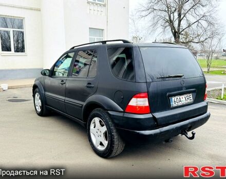 Мерседес МЛ класс, объемом двигателя 4 л и пробегом 256 тыс. км за 3750 $, фото 1 на Automoto.ua