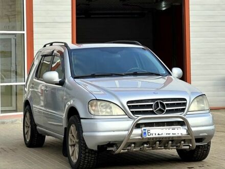 Мерседес МЛ класс 1999 в Сумах на Automoto.ua Мерседес МЛ класс, объемом двигателя 32 л и пробегом 295 тыс. км за 5500 $, фото 1 на Automoto.ua