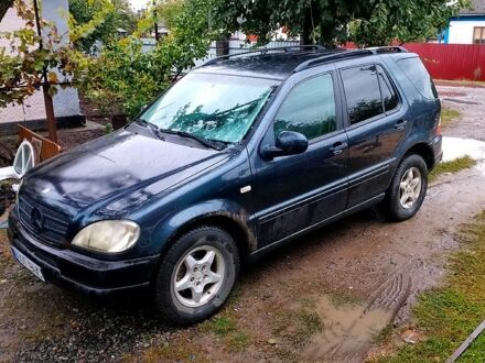 Мерседес МЛ класс, объемом двигателя 3.2 л и пробегом 320 тыс. км за 2200 $, фото 1 на Automoto.ua