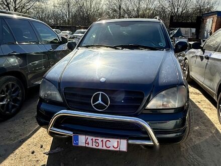 Мерседес ML-Class 2004 у Дніпро (Дніпропетровську) на Automoto.ua Мерседес ML-Class, об'ємом двигуна 2.7 л та пробігом 340 тис. км за 2400 $, фото 1 на Automoto.ua