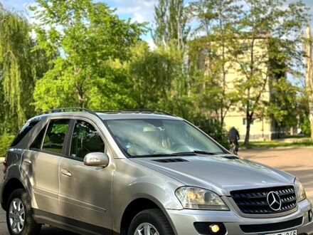 Мерседес МЛ класс 2007 в Изюме на Automoto.ua Мерседес МЛ класс, объемом двигателя 3 л и пробегом 200 тыс. км за 5300 $, фото 1 на Automoto.ua