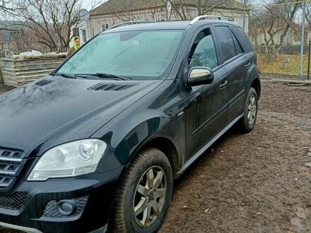 Мерседес МЛ класс, объемом двигателя 3 л и пробегом 320 тыс. км за 9000 $, фото 1 на Automoto.ua