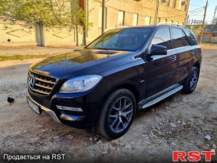 Мерседес МЛ класс 2012 в Харькове на Automoto.ua Мерседес МЛ класс, объемом двигателя 3 л и пробегом 242 тыс. км за 21000 $, фото 1 на Automoto.ua