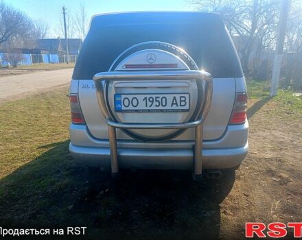 Сірий Мерседес ML-Class, об'ємом двигуна 3.2 л та пробігом 213 тис. км за 6000 $, фото 5 на Automoto.ua
