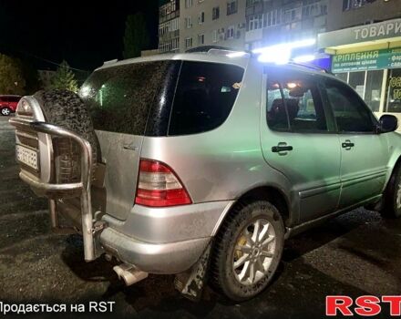 Сірий Мерседес МЛ класс, об'ємом двигуна 4.3 л та пробігом 275 тис. км за 5450 $, фото 3 на Automoto.ua