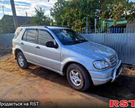 Серый Мерседес МЛ класс, объемом двигателя 2.7 л и пробегом 0 тыс. км за 3500 $, фото 1 на Automoto.ua