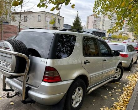 Серый Мерседес МЛ класс, объемом двигателя 2.7 л и пробегом 385 тыс. км за 4500 $, фото 8 на Automoto.ua