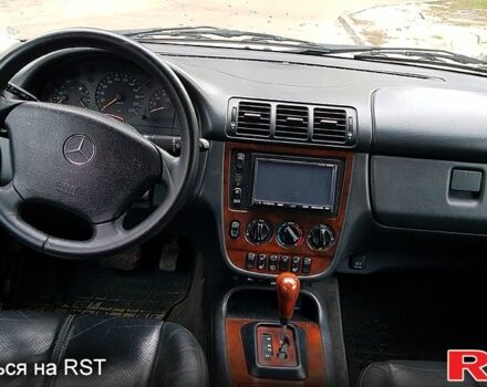 Мерседес МЛ класс 2001 в Киеве на Automoto.ua Серый Мерседес МЛ класс, объемом двигателя 4.3 л и пробегом 270 тыс. км за 6500 $, фото 12 на Automoto.ua