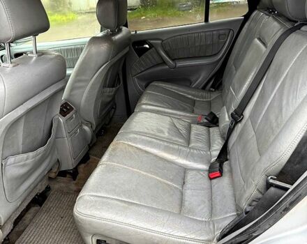 Серый Мерседес МЛ класс, объемом двигателя 2.7 л и пробегом 267 тыс. км за 3700 $, фото 7 на Automoto.ua