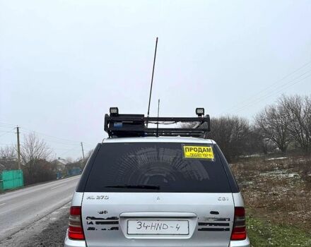 Серый Мерседес МЛ класс, объемом двигателя 2.7 л и пробегом 490 тыс. км за 4499 $, фото 2 на Automoto.ua