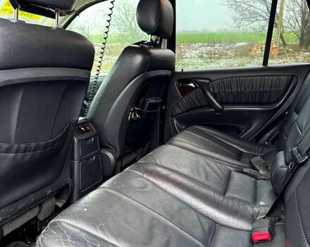 Серый Мерседес МЛ класс, объемом двигателя 2.7 л и пробегом 490 тыс. км за 4499 $, фото 4 на Automoto.ua