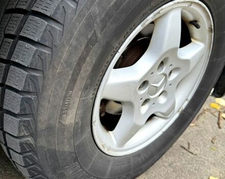 Серый Мерседес МЛ класс, объемом двигателя 2.7 л и пробегом 385 тыс. км за 4500 $, фото 3 на Automoto.ua