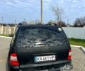 Серый Мерседес МЛ класс, объемом двигателя 4 л и пробегом 325 тыс. км за 3000 $, фото 7 на Automoto.ua