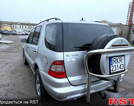 Серый Мерседес МЛ класс, объемом двигателя 4 л и пробегом 277 тыс. км за 3500 $, фото 2 на Automoto.ua