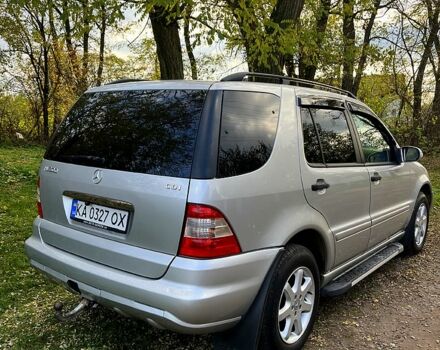 Серый Мерседес МЛ класс, объемом двигателя 2.7 л и пробегом 310 тыс. км за 5600 $, фото 2 на Automoto.ua