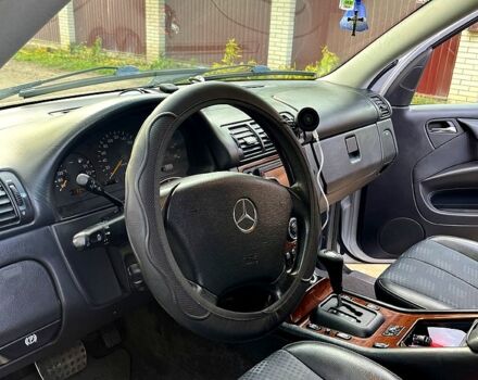 Серый Мерседес МЛ класс, объемом двигателя 2.7 л и пробегом 310 тыс. км за 5600 $, фото 5 на Automoto.ua