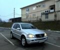 Сірий Мерседес ML-Class, об'ємом двигуна 2.7 л та пробігом 375 тис. км за 6400 $, фото 1 на Automoto.ua