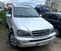 Сірий Мерседес ML-Class, об'ємом двигуна 3 л та пробігом 250 тис. км за 4800 $, фото 2 на Automoto.ua