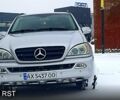 Серый Мерседес МЛ класс, объемом двигателя 2.7 л и пробегом 306 тыс. км за 5500 $, фото 1 на Automoto.ua