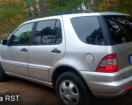 Серый Мерседес МЛ класс, объемом двигателя 2.7 л и пробегом 342 тыс. км за 3700 $, фото 5 на Automoto.ua