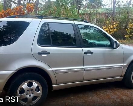 Серый Мерседес МЛ класс, объемом двигателя 2.7 л и пробегом 342 тыс. км за 3700 $, фото 3 на Automoto.ua