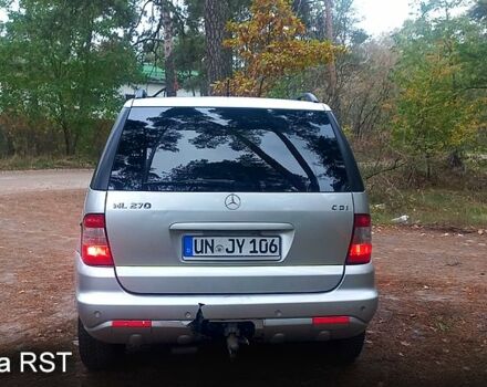 Серый Мерседес МЛ класс, объемом двигателя 2.7 л и пробегом 342 тыс. км за 3700 $, фото 4 на Automoto.ua