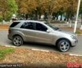 Серый Мерседес МЛ класс, объемом двигателя 3 л и пробегом 320 тыс. км за 11000 $, фото 3 на Automoto.ua