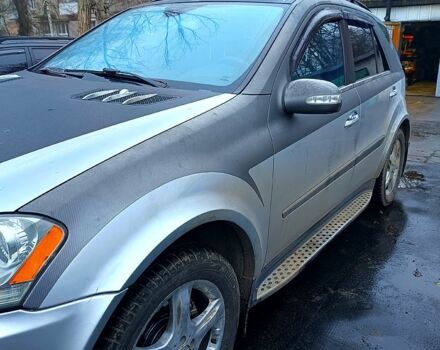 Серый Мерседес МЛ класс, объемом двигателя 3.5 л и пробегом 308 тыс. км за 6500 $, фото 8 на Automoto.ua