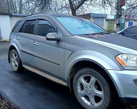 Серый Мерседес МЛ класс, объемом двигателя 3.5 л и пробегом 308 тыс. км за 6500 $, фото 6 на Automoto.ua