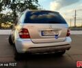 Мерседес МЛ класс 2005 в Белгород-Днестровском на Automoto.ua Серый Мерседес МЛ класс, объемом двигателя 3.5 л и пробегом 230 тыс. км за 7800 $, фото 3 на Automoto.ua