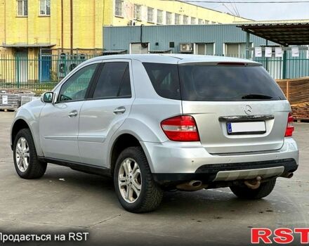 Сірий Мерседес МЛ класс, об'ємом двигуна 3 л та пробігом 435 тис. км за 6000 $, фото 3 на Automoto.ua