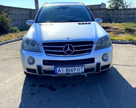 Серый Мерседес МЛ класс, объемом двигателя 3.5 л и пробегом 370 тыс. км за 10000 $, фото 10 на Automoto.ua