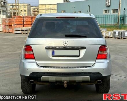 Сірий Мерседес МЛ класс, об'ємом двигуна 3 л та пробігом 435 тис. км за 6000 $, фото 7 на Automoto.ua