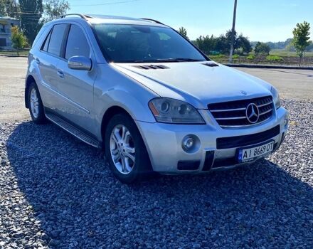 Серый Мерседес МЛ класс, объемом двигателя 3.5 л и пробегом 370 тыс. км за 10000 $, фото 8 на Automoto.ua