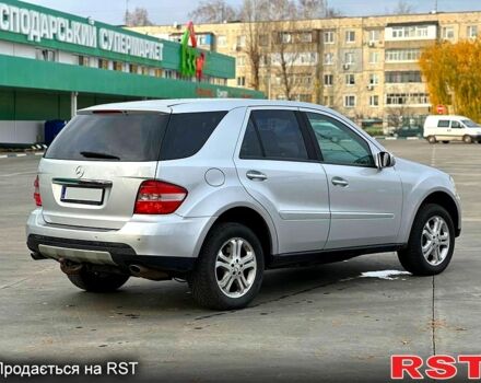 Сірий Мерседес МЛ класс, об'ємом двигуна 3 л та пробігом 435 тис. км за 6000 $, фото 2 на Automoto.ua